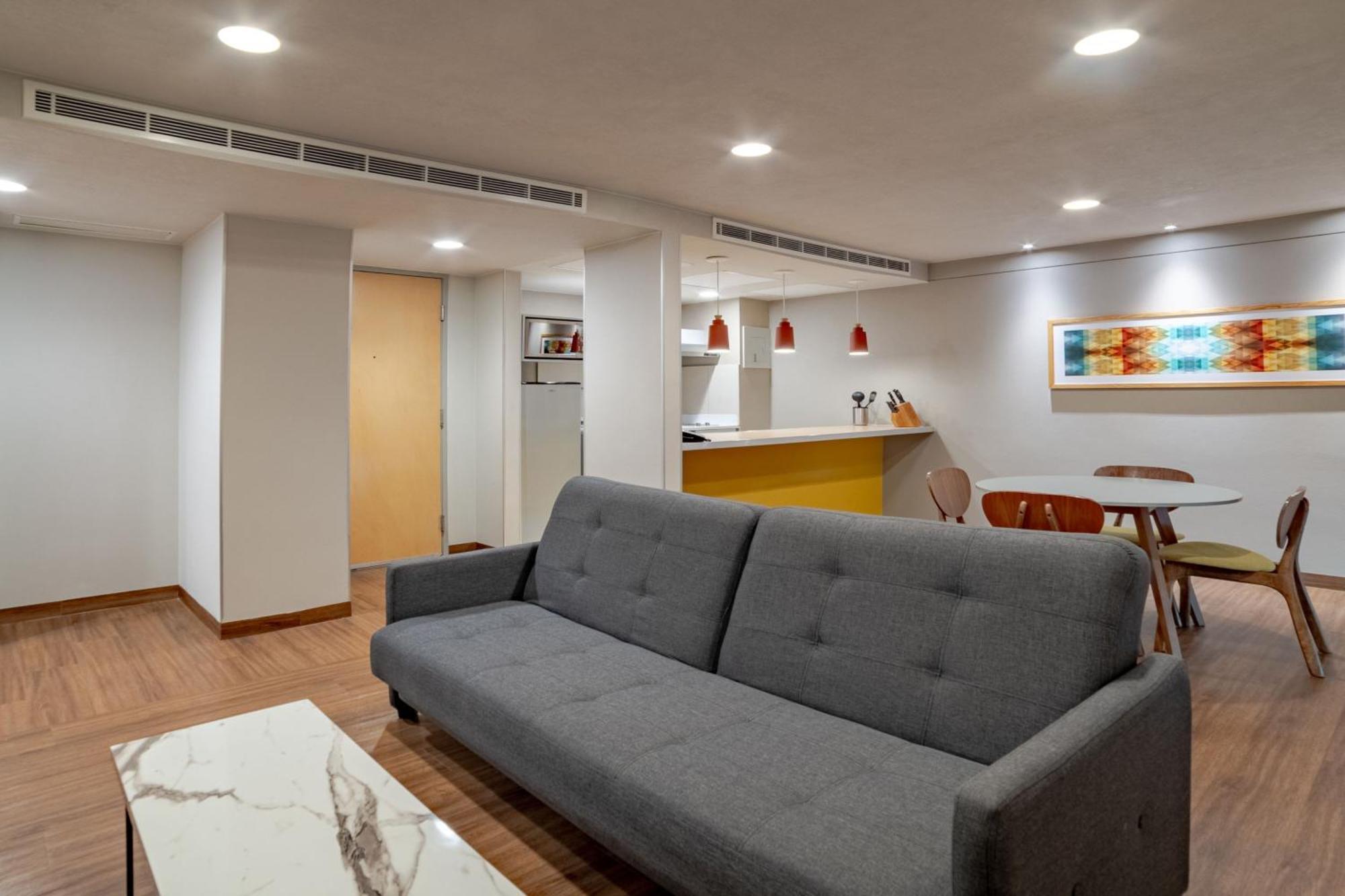 One-Bedroom Suite with King or Twin Bed and Sofa Bed,1532817661:JPEG